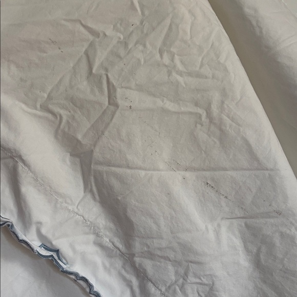 Melange Home Twin Elegant White Duvet Cover with Blue Scalloped Trim - Picture 3 of 6